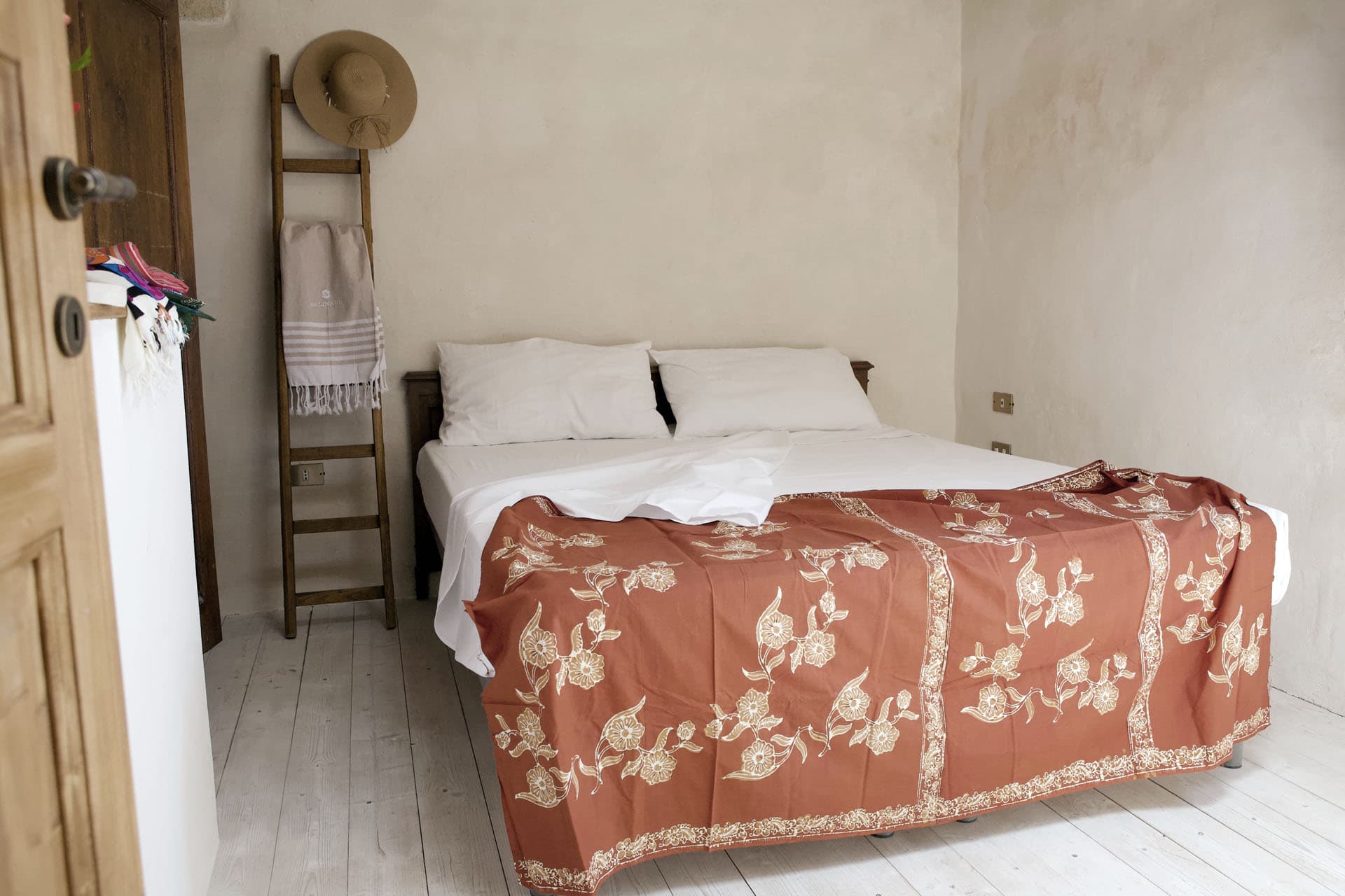 Triple shared room at Salinara Retreat Centre - Image 2
