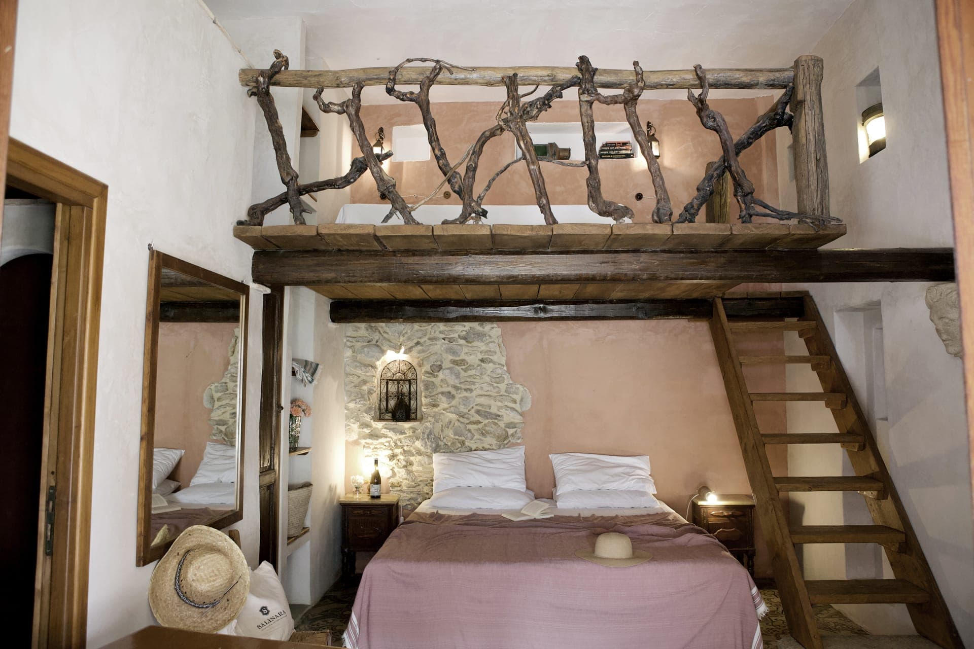 Triple shared room at Salinara Retreat Centre - Image 4